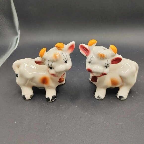 Vintage Porcelain Figure Set 3 Pieces Salt, and Pepper Spreader Milk Jug - Picture 8 of 11